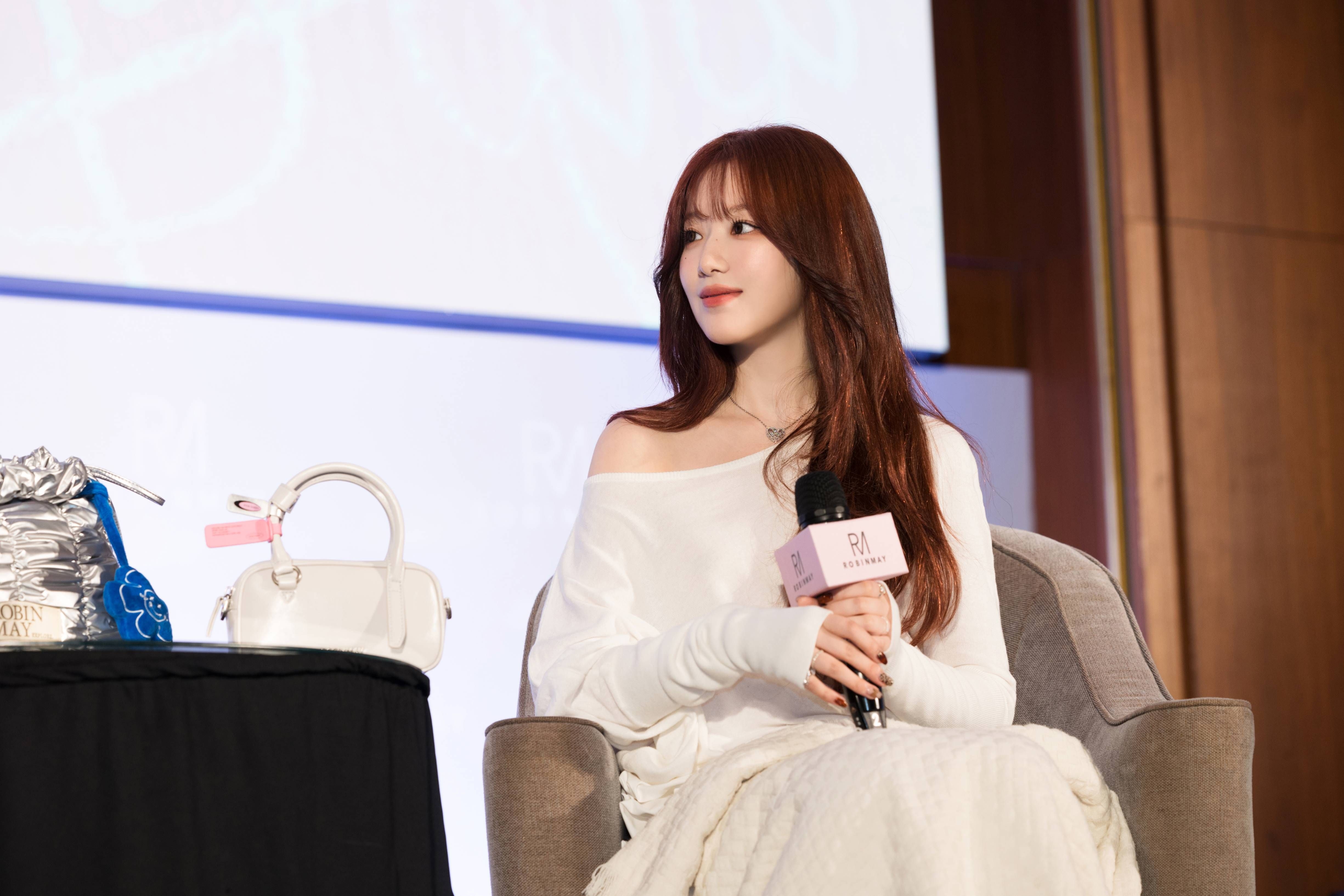 슈화 로빈메이 기자회견 화보 3