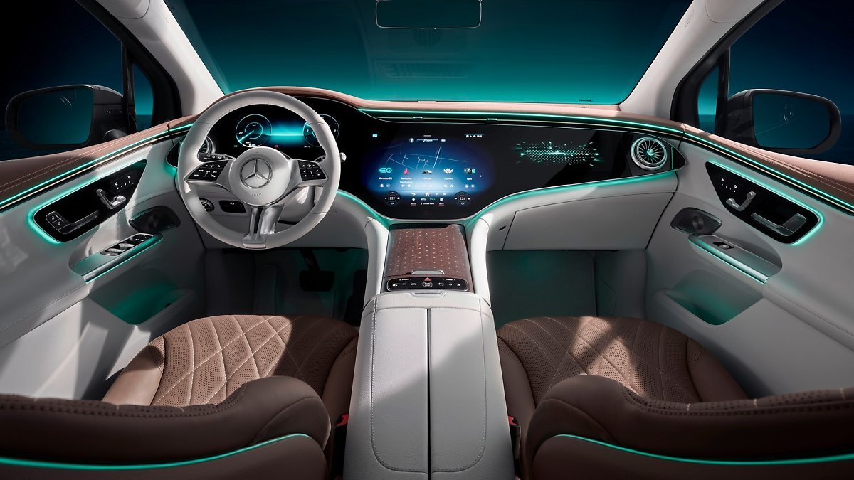  벤츠 EQE SUV 실내 인테리어 공개