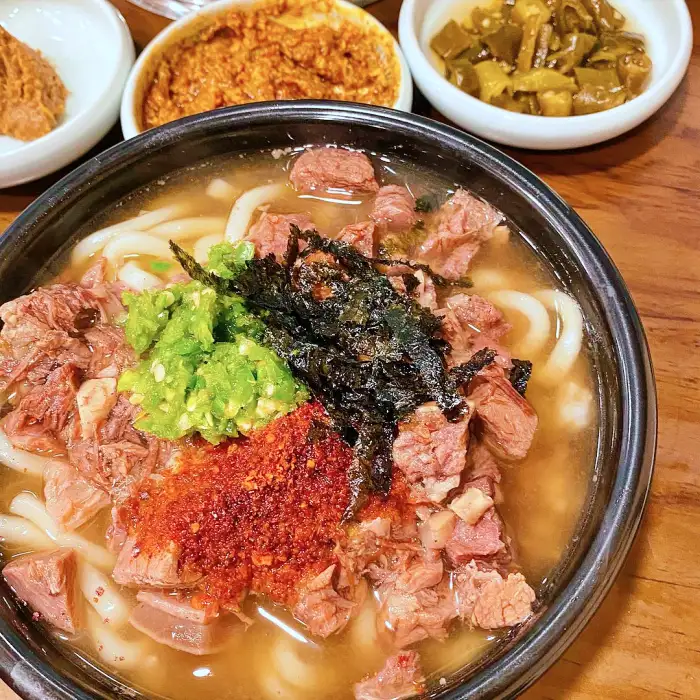  생방송 투데이 육향 가득 소 한 마리 국밥 부산 광안리 가게 3262회 리얼 맛집 소갈비살 수육 한우국밥 가격 위치 어디