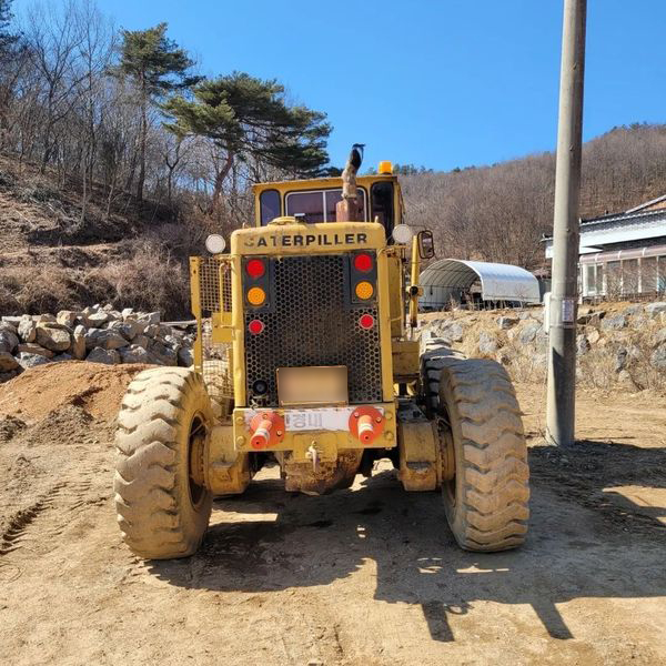  캐타필라 140G 1984년식 4500만원 판매합니다.