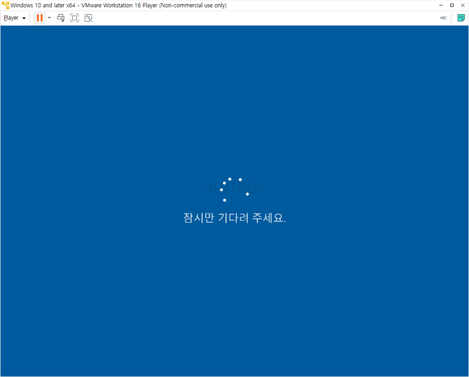 윈도우-10-설치-화면-잠시만-기다려-주세요