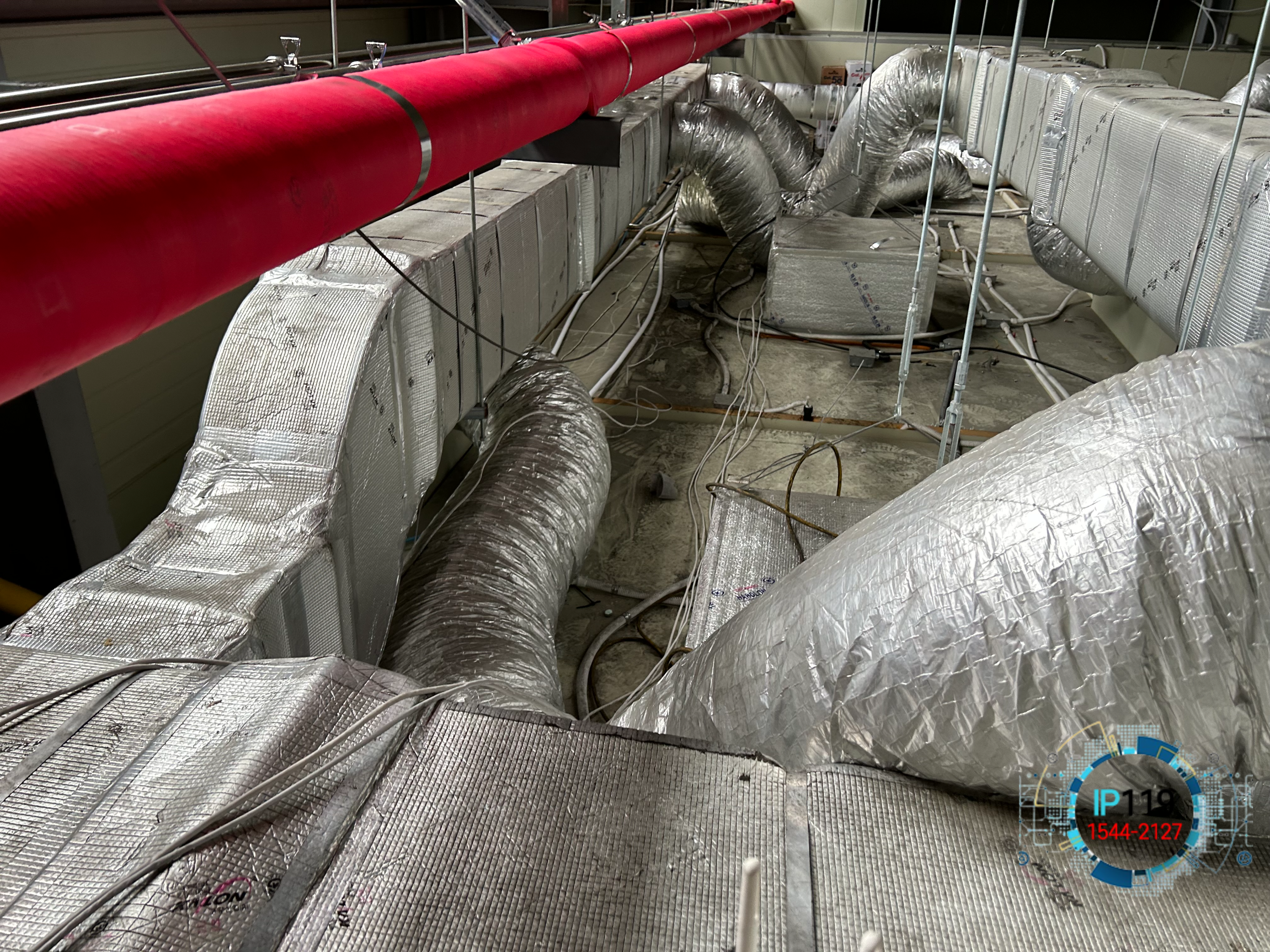 부산 쇼핑센터 대규모 네트워크 점검 후 손상된 선 재포설 작업