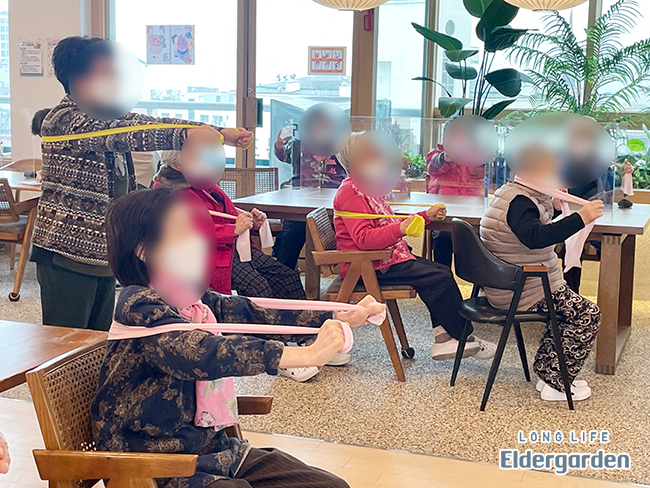 추천 기구 레크레이션 (세라밴드) 강동 데이케어센터 어르신 실내운동