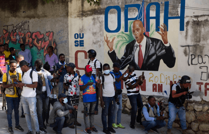 아이티-대통령-암살-취재진-카메라