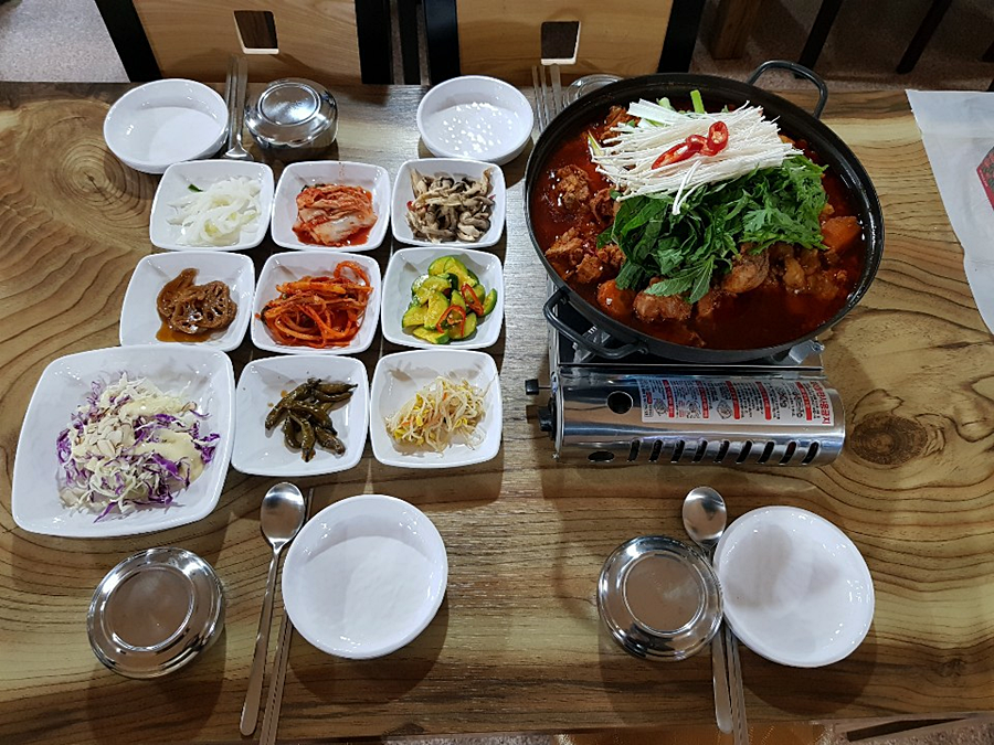  남이섬맛집 가평백숙 메기매운탕 맛있는곳 『 토담골 』