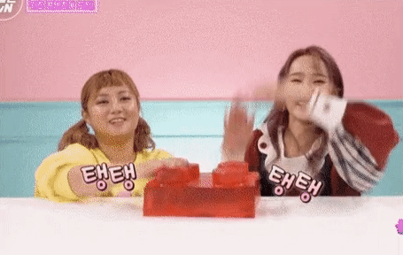  19)헤이지니채널 암살 시도하는 박나래.gif