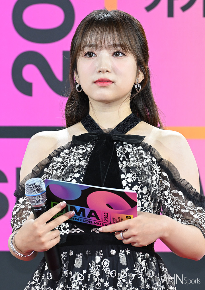  아이즈원 출신 야부키 나코, 깜짝 비키니...권은비 "어머 어머"