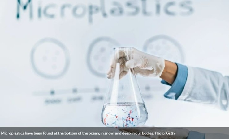  충격! 세계 첫 사람 폐에서 미세 플라스틱 발견  VIDEO:Microplastics found deep in lungs of living people for first time