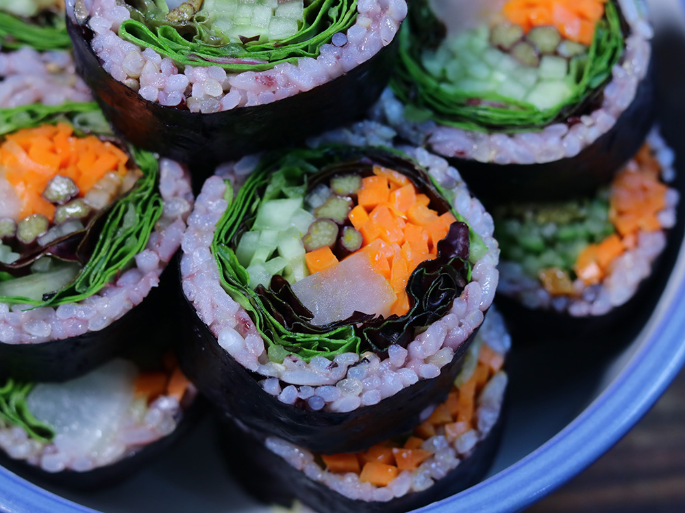 korean sushi roll kimbap