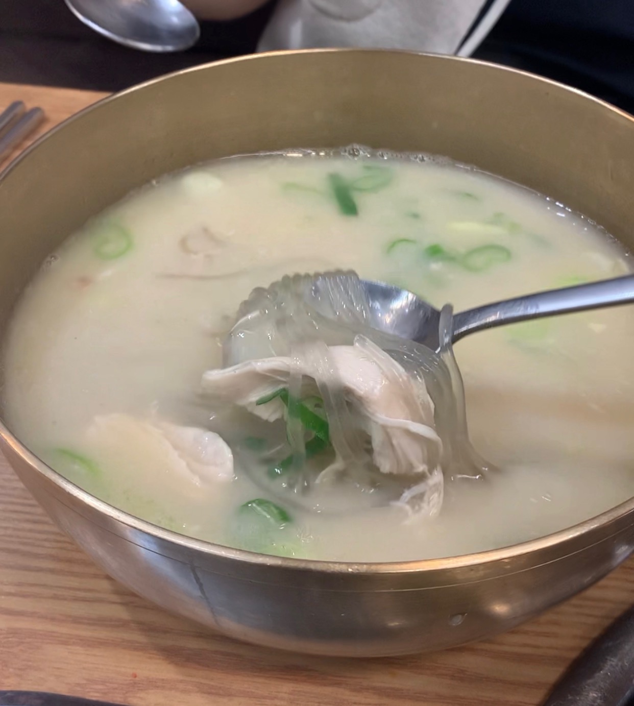 오로지닭곰탕 이미지