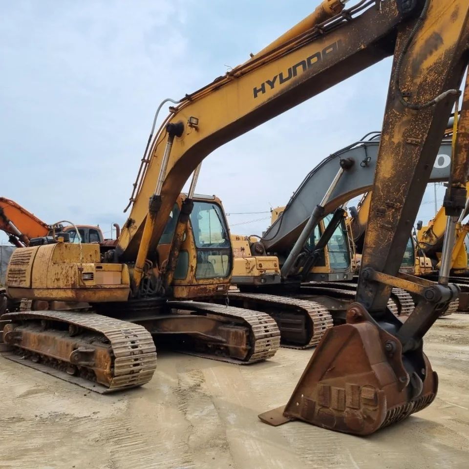  현대 HYUNDAI R2200LC3 모델 2013년식 2700만원 판매합니다