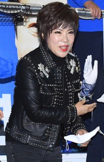  북한의 김연자 노래 금지: 김정일 추억을 지우는 결정의 이유는?