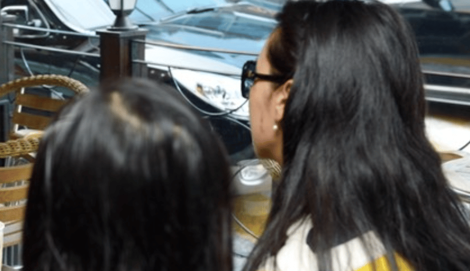 "결혼도 하고 아들도 낳고 잘 살았습니다." 가족 몰래 재혼을 하고 오토바이를 타고 원조 꽃미남 가수 수준에 올랐다. 8