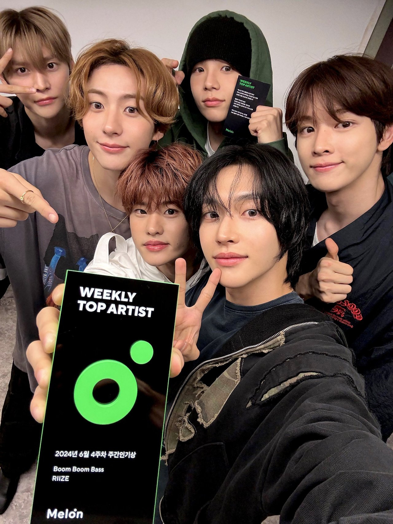 20240722멜론주간인기상가족사진