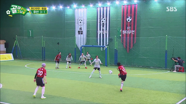  (골때녀) FC 원더우먼 vs FC 탑걸 골 움짤.gif