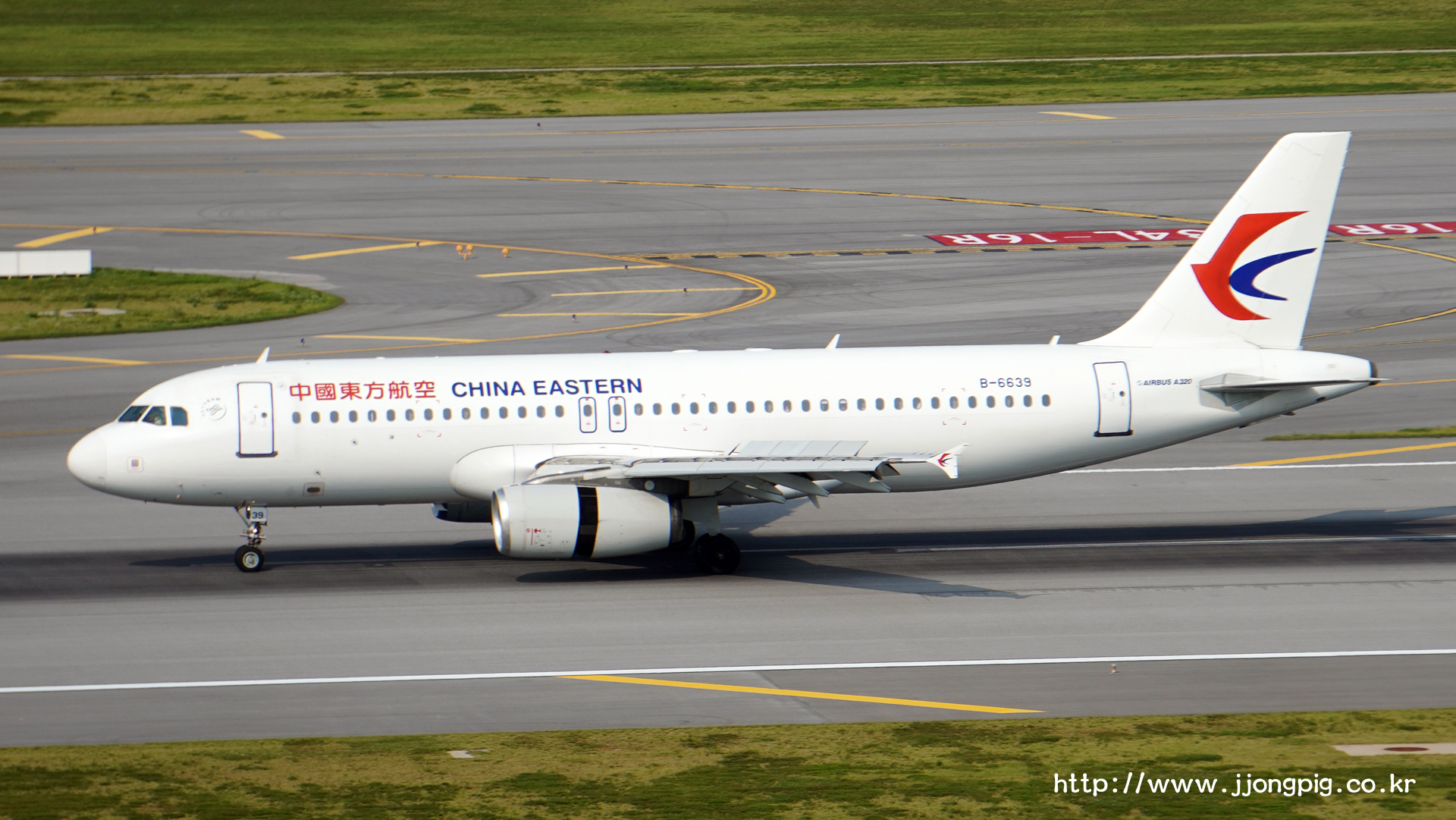 China Eastern Airlines B-6639 Airbus A320-200