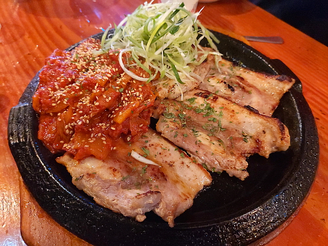 통삼겹볶음김치