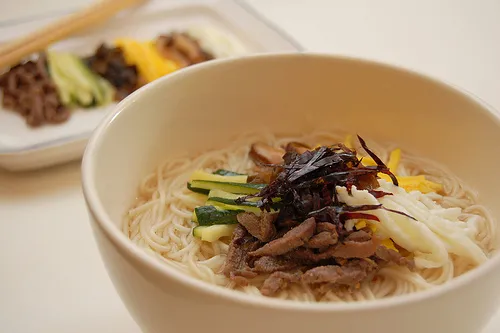 행복한잔치국수 이미지