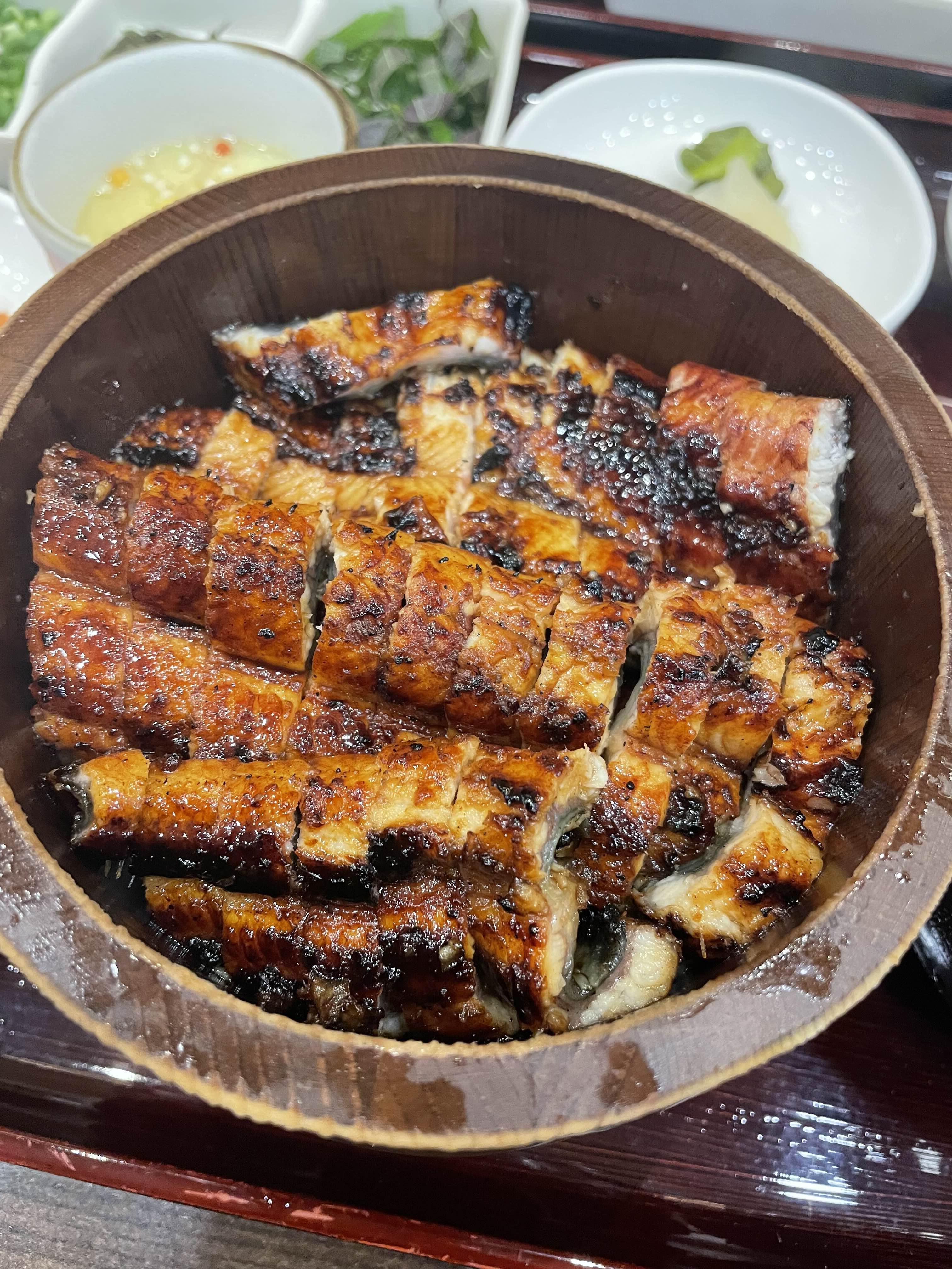  부산토박이도 몰랐던 부산여행객 장어덮밥 맛집 “고옥”