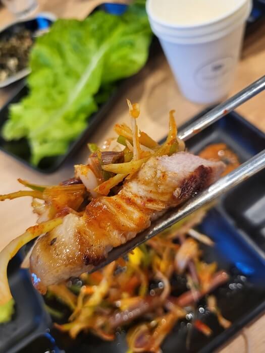 크라운돼지, 야채와 함께 먹는 고기