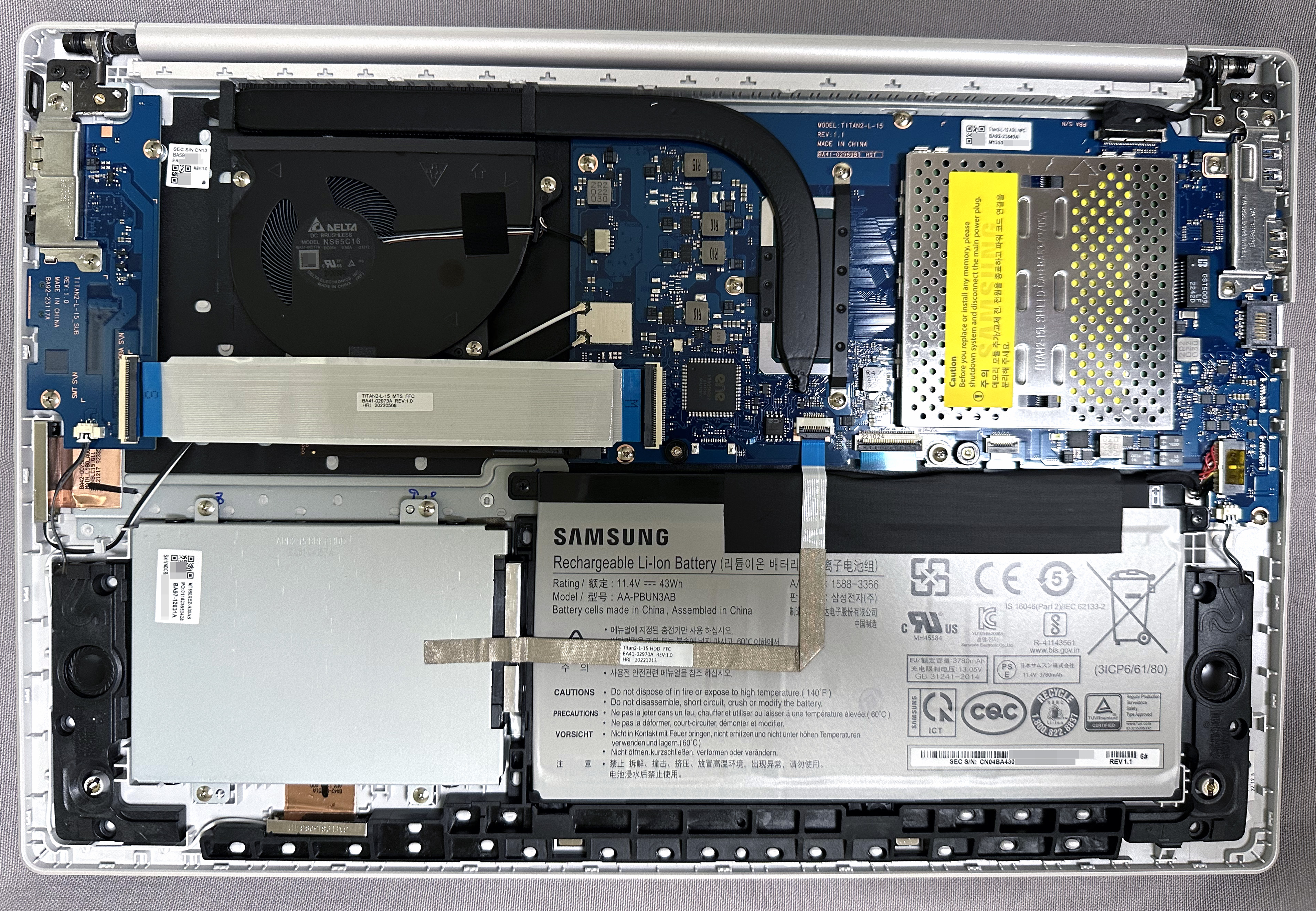 Samsung Galaxy Book2 (NT550XEZ-A38AS) Disassemble