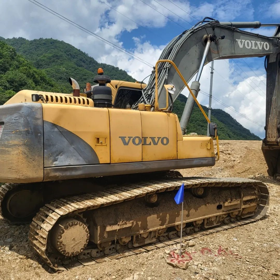  볼보 EC290B 2010년식 3300만원 판매합니다.