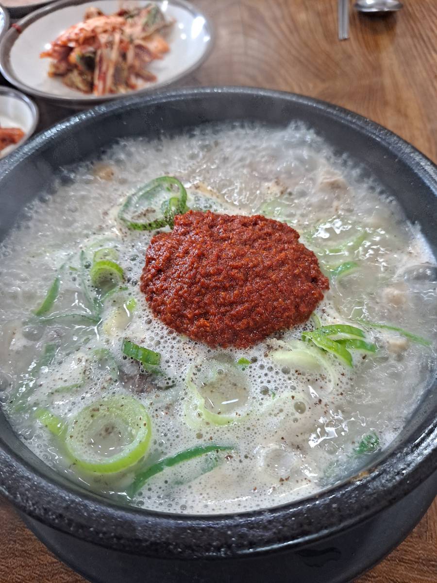 순대국 위 다대기