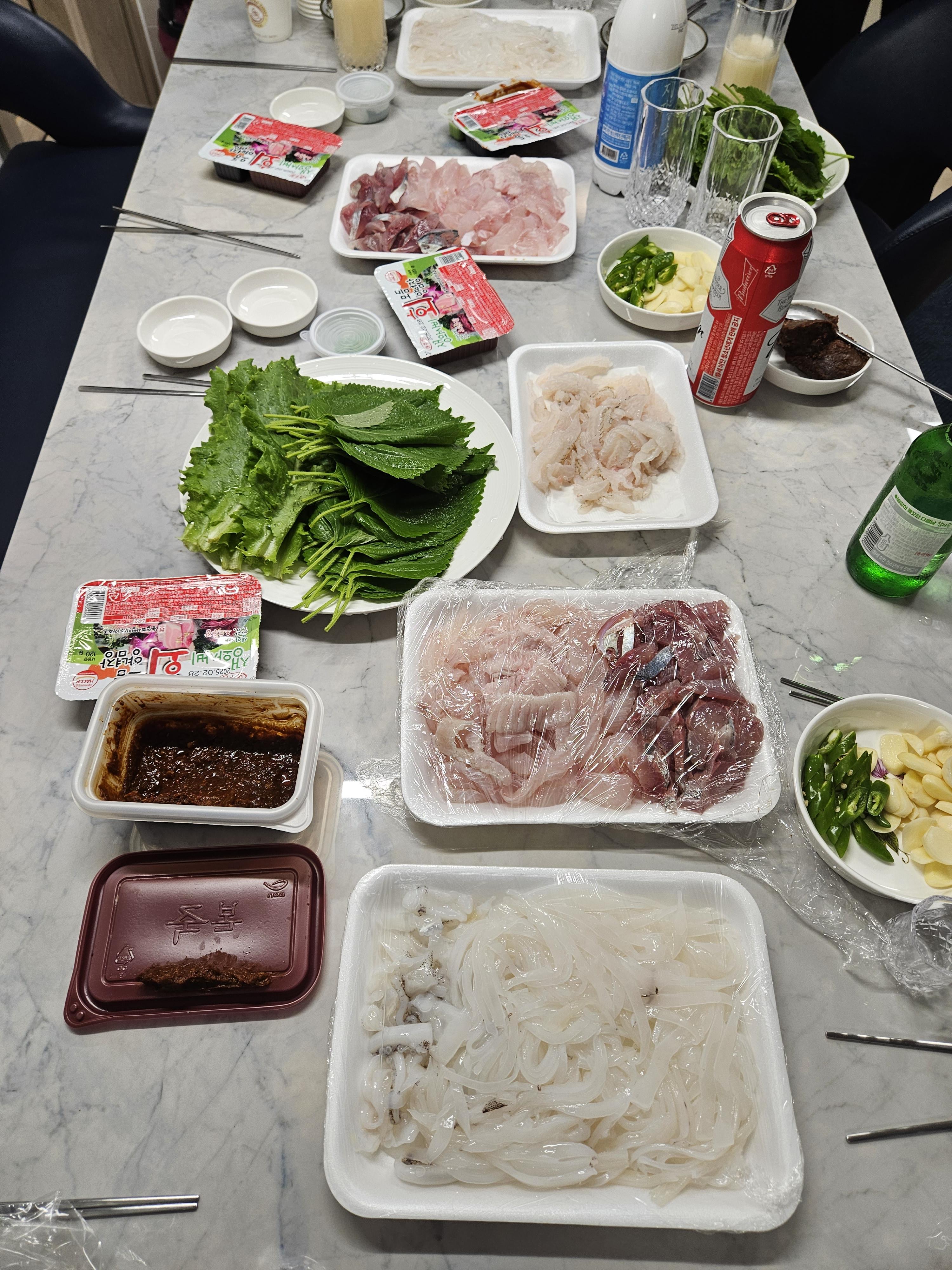 강원도 고성군 거진항 수산물 판매장 거진항 수산물 판매장 거진항 회센터 광어 우럭 무늬오징어 멍개 방어 강원도 고성 고성 가볼만한 곳