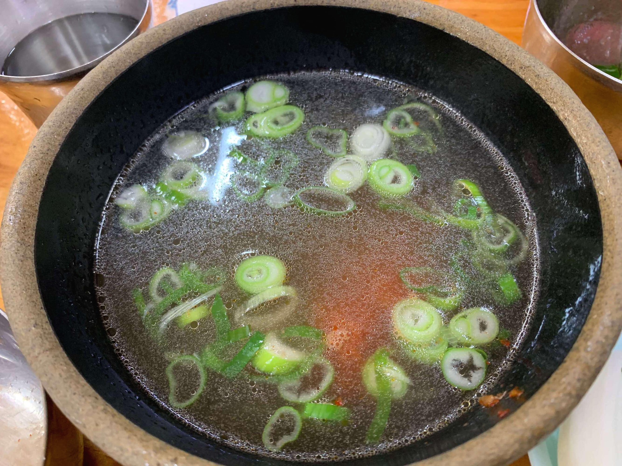 리필한-국밥-국물-사진