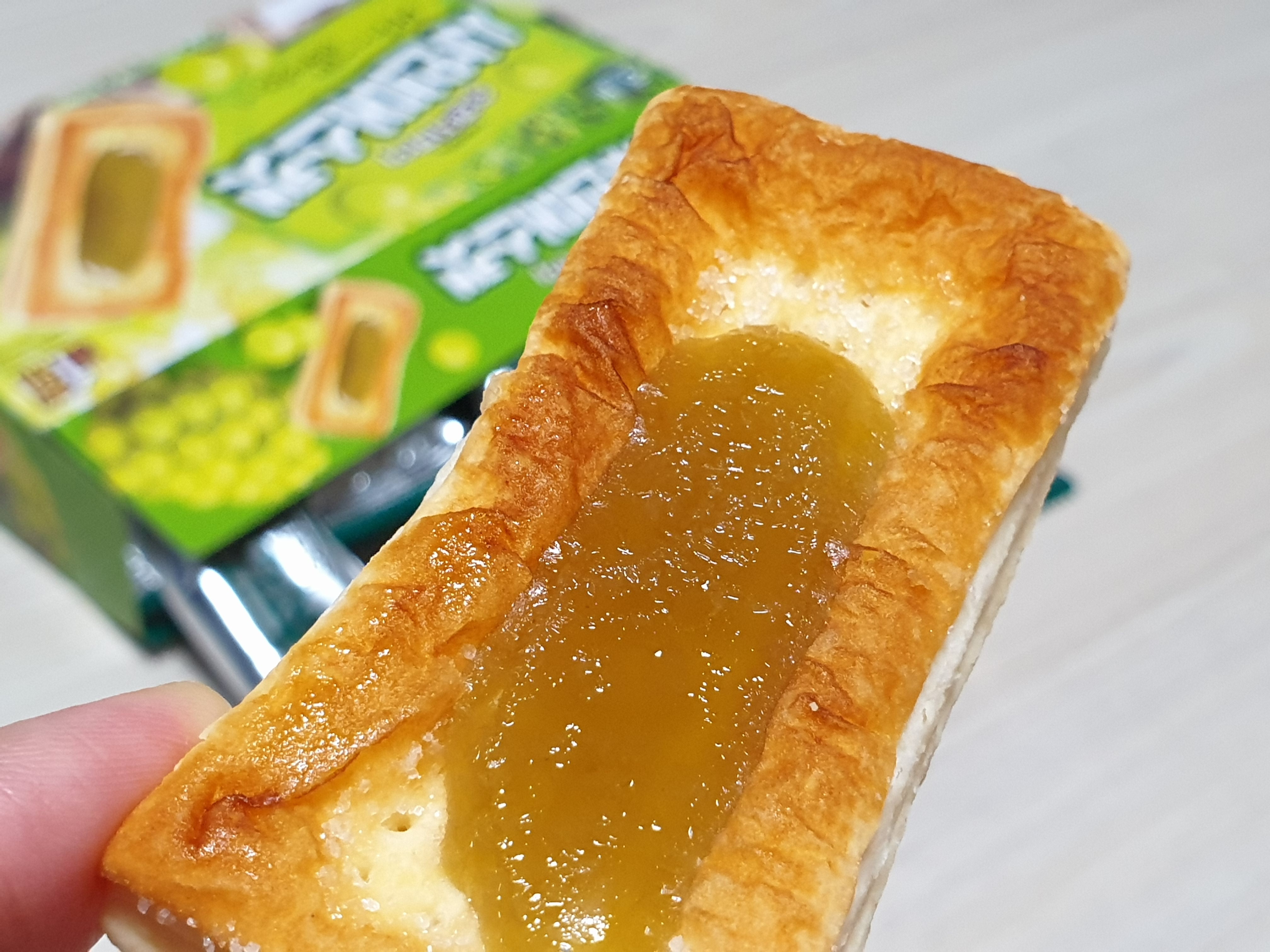  해태 후렌치파이 샤인머스켓 상콤달콤 당충전~