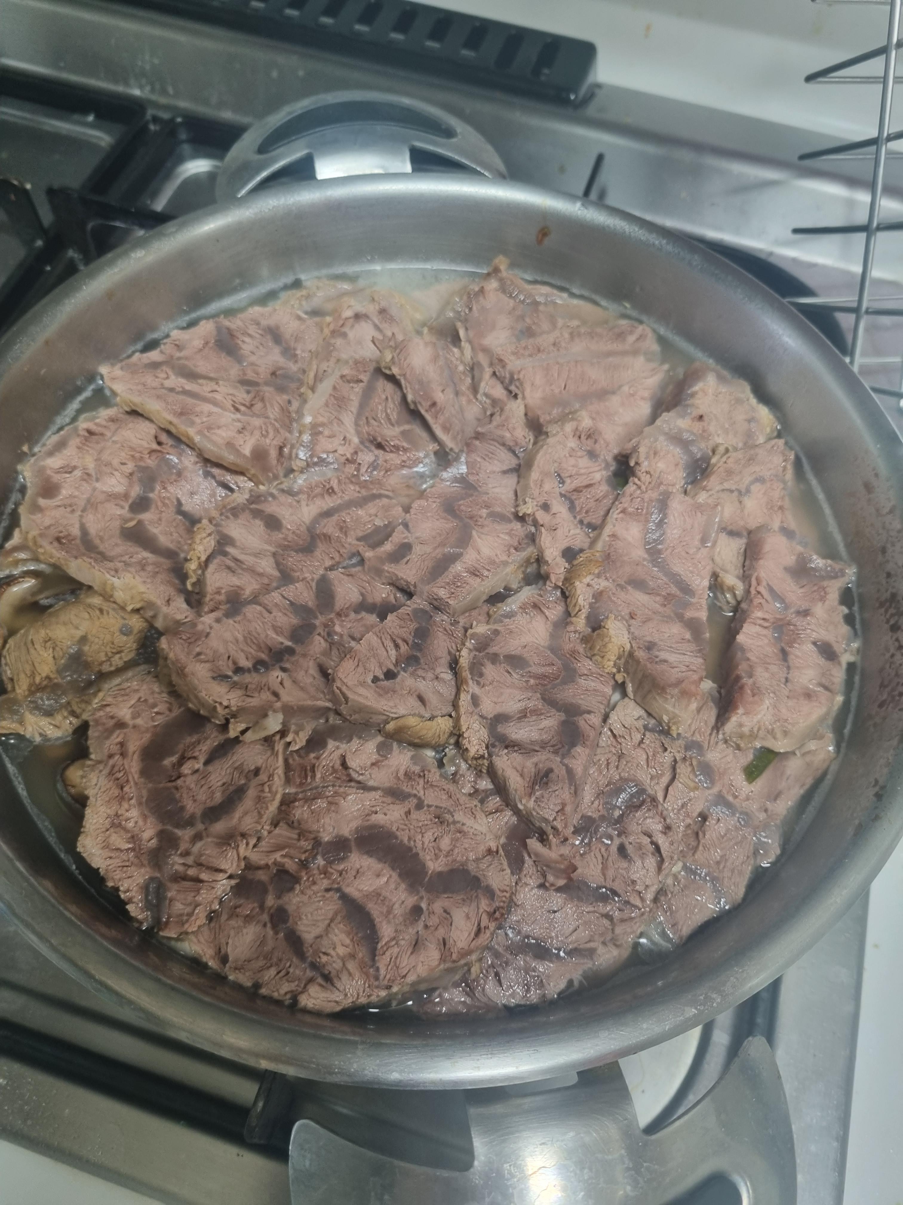 아롱사태 수육