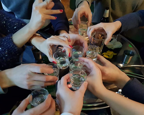  알코올 소비의 위험: 음주 건강과 웰빙에 미치는 영향