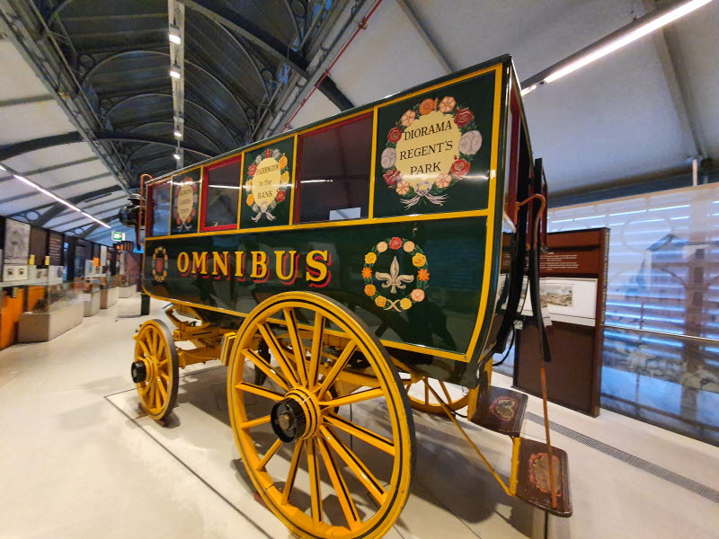 옴니버스-마차-런던-교통박물관