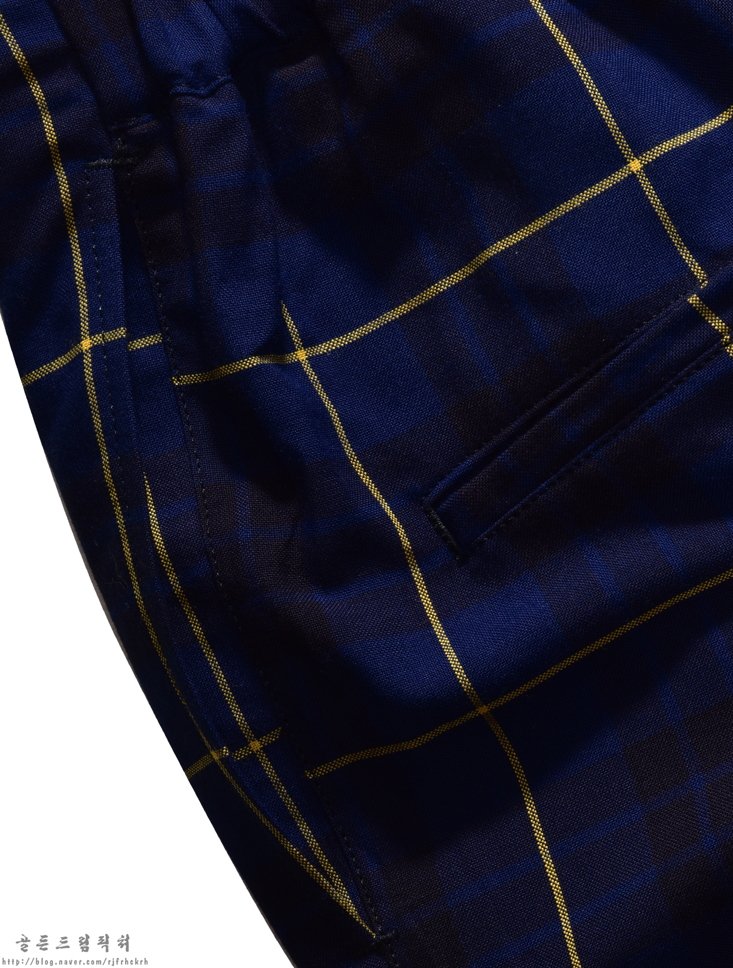 푸른 체크 무늬 바지의 그림자 (Golden Dream Pictures) 5
