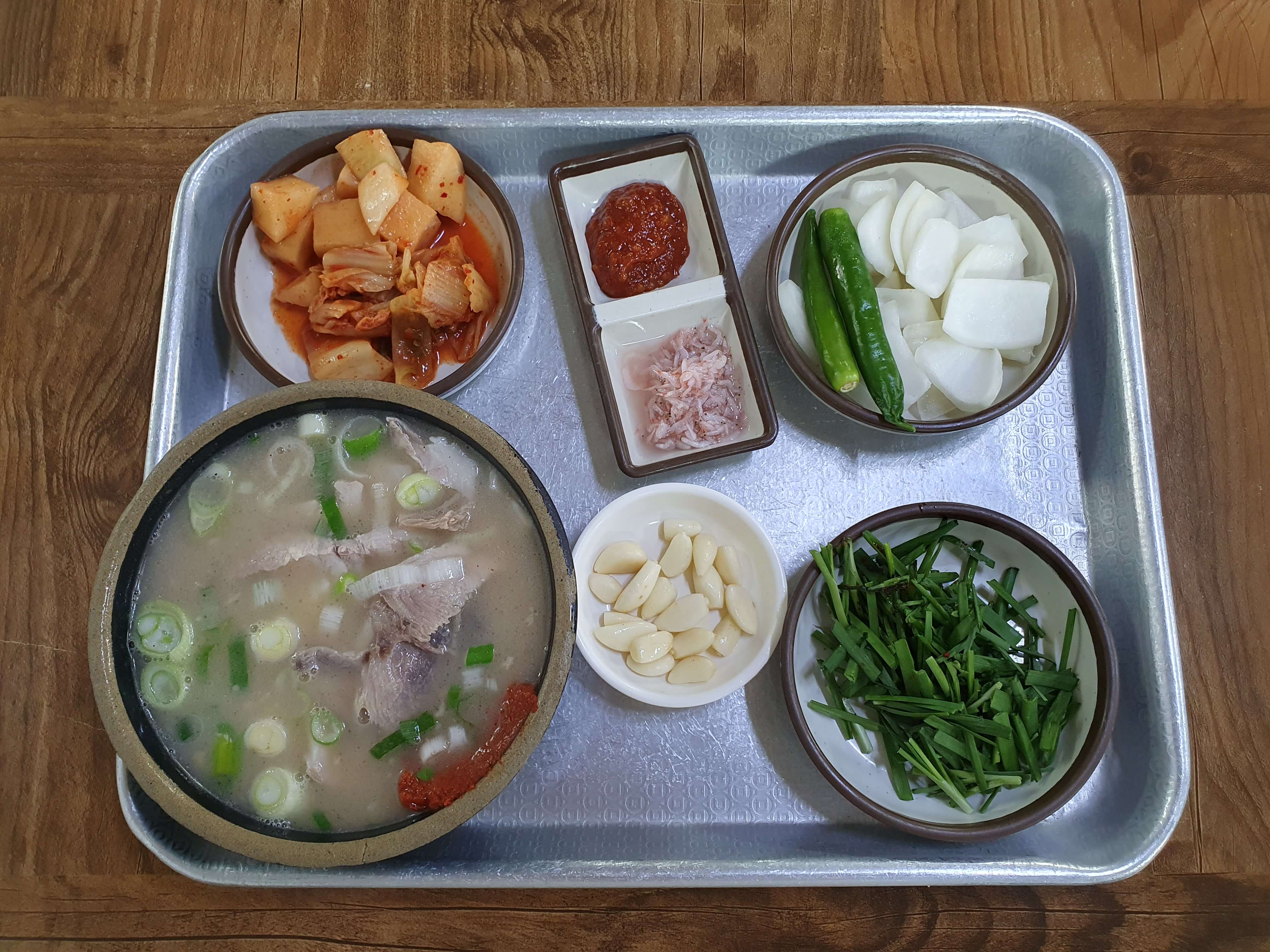 장군돼지국밥.수육 이미지