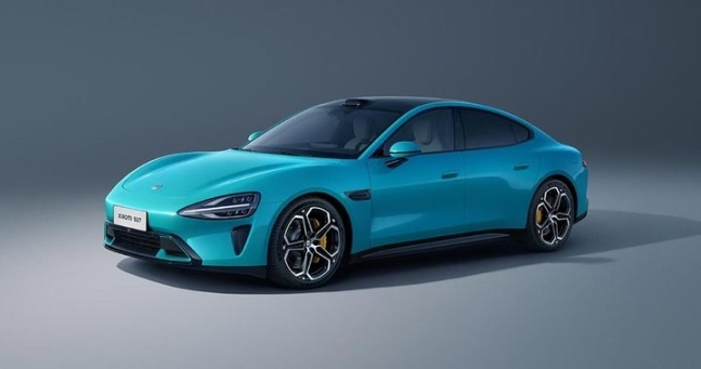 중국 샤오미 EV, 첫 전기차 'SU7' 실물 공개... 2024년 1월 중국 출시 예정