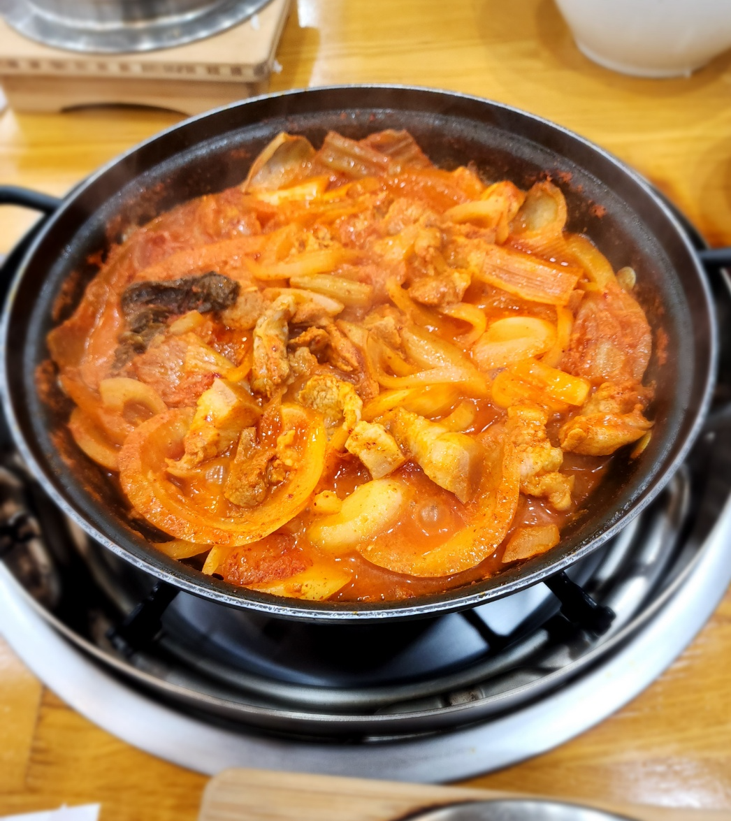 서오릉돼지집 두루치기