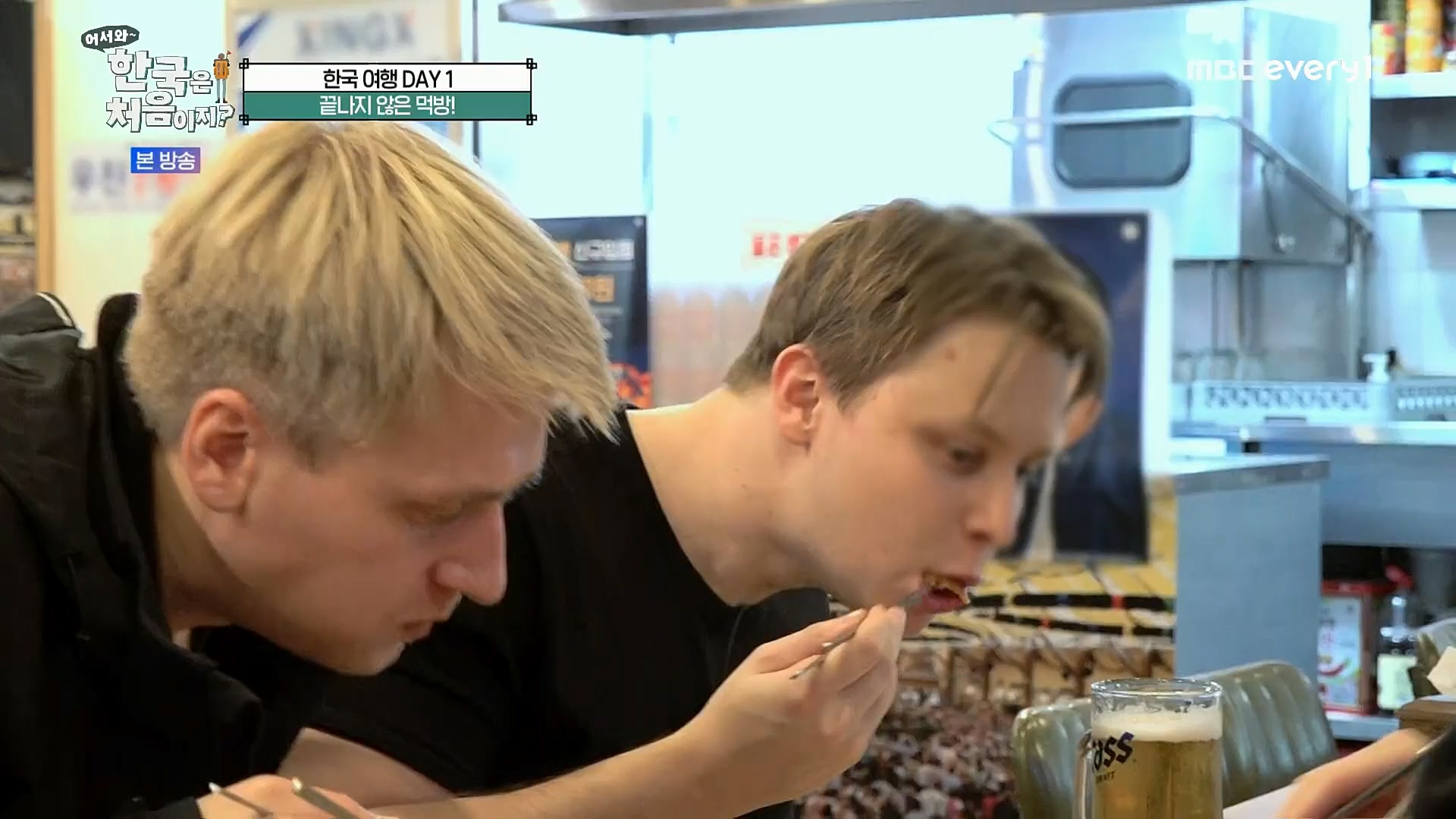 어서와 한국은 처음이지.E272.221201p.H264-F1RST..mp4_20221203_182125.556.jpg