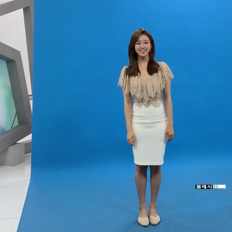  굴곡진 김지효 기상캐스터