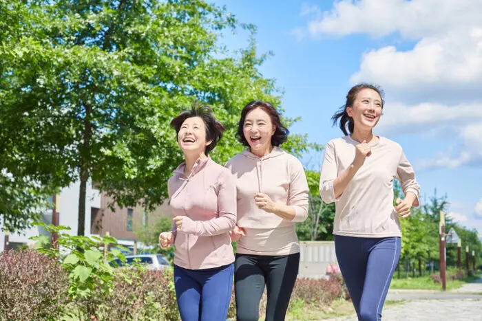 조깅&#44; 요가&#44; 근력운동&#44; 심지어 단순한 산책도 우울증 증상 완화에 도움이 된다는 연구 결과가 나왔다. [사진=게티이미지뱅크]