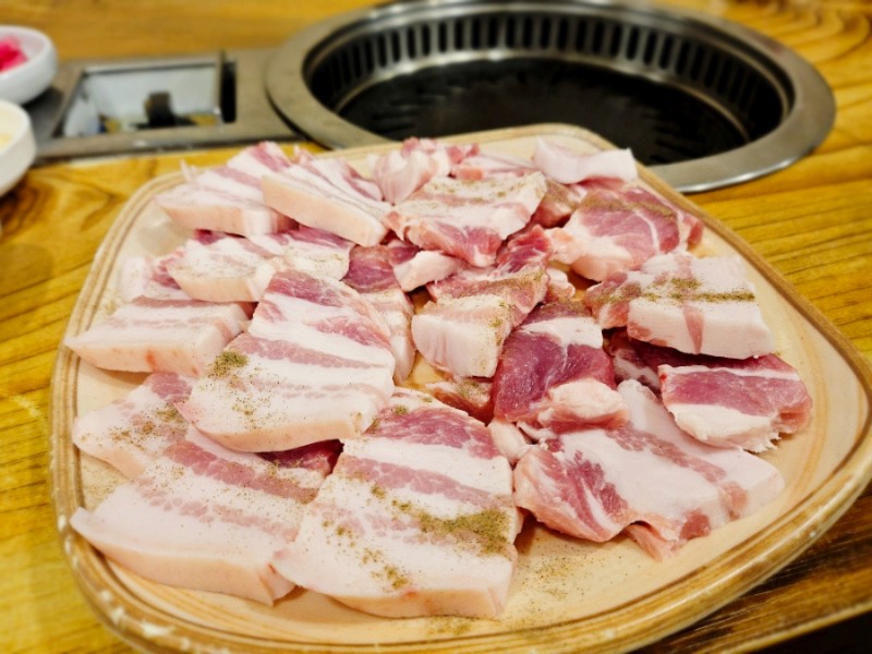 지리산꺼먹돼지 이미지