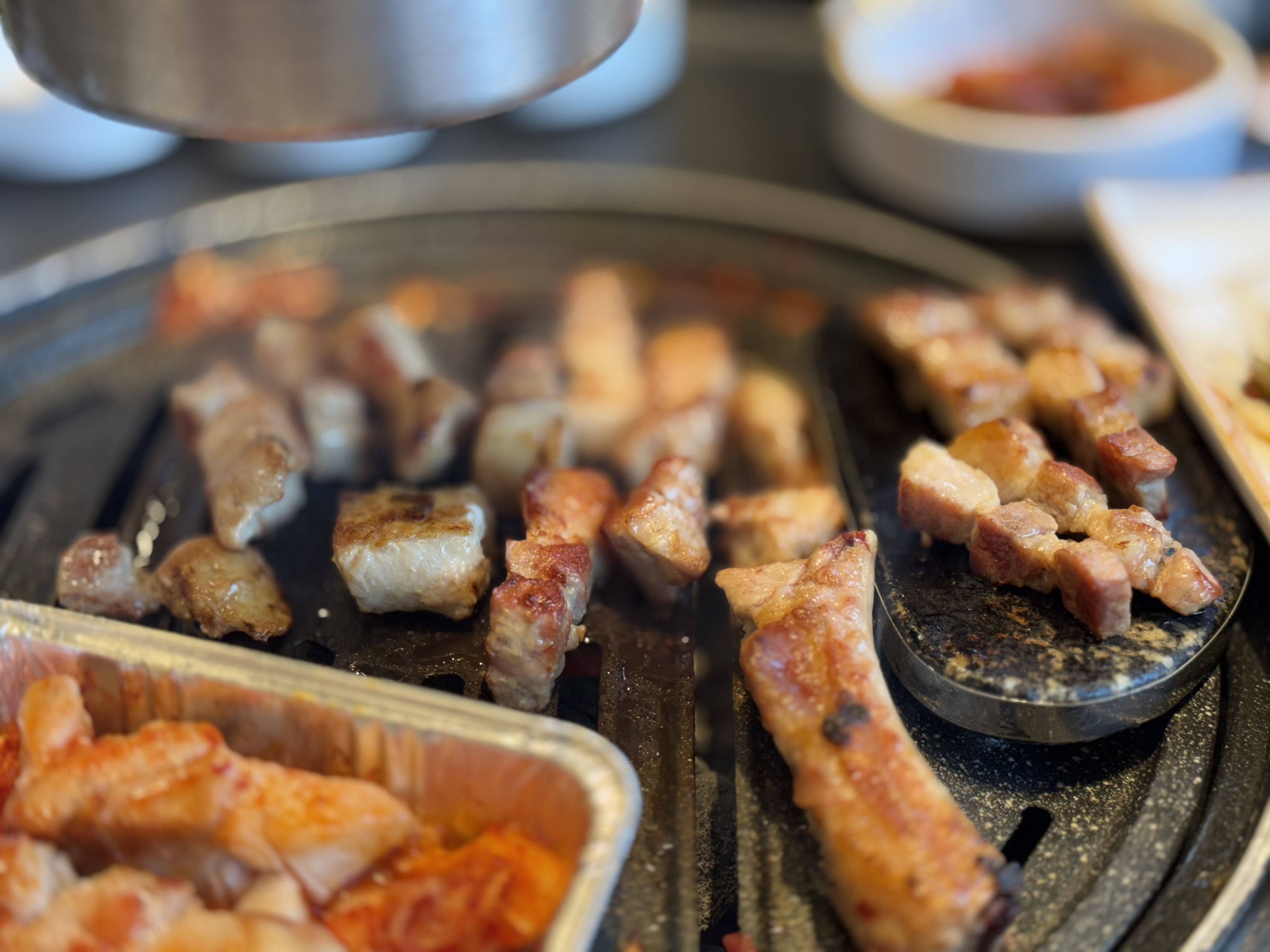 삼겹살 맛집으로 늘 사람들이 붐비는 뉴서울식당