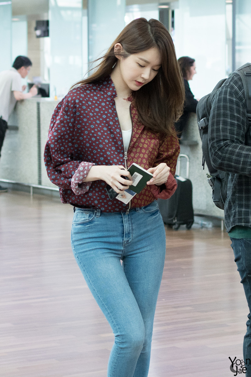 강민경 골반 뒤태 청바지 뒷태 골반갑