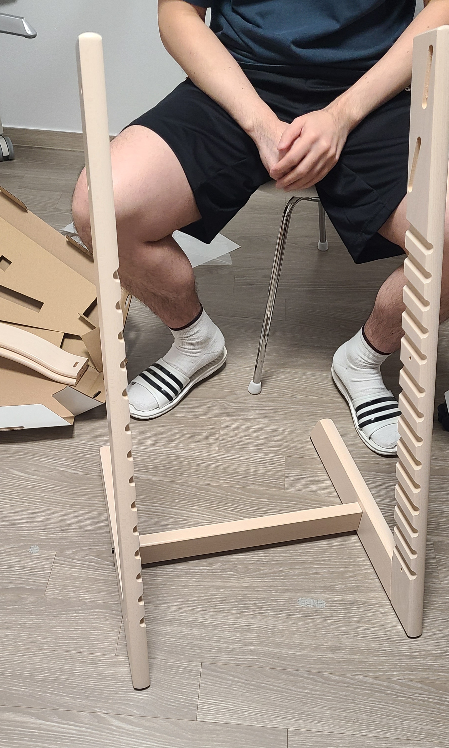 스토케 트립트랩 조립 방법 1. 사이드 다리에 바닥 지지대 고정하기 2