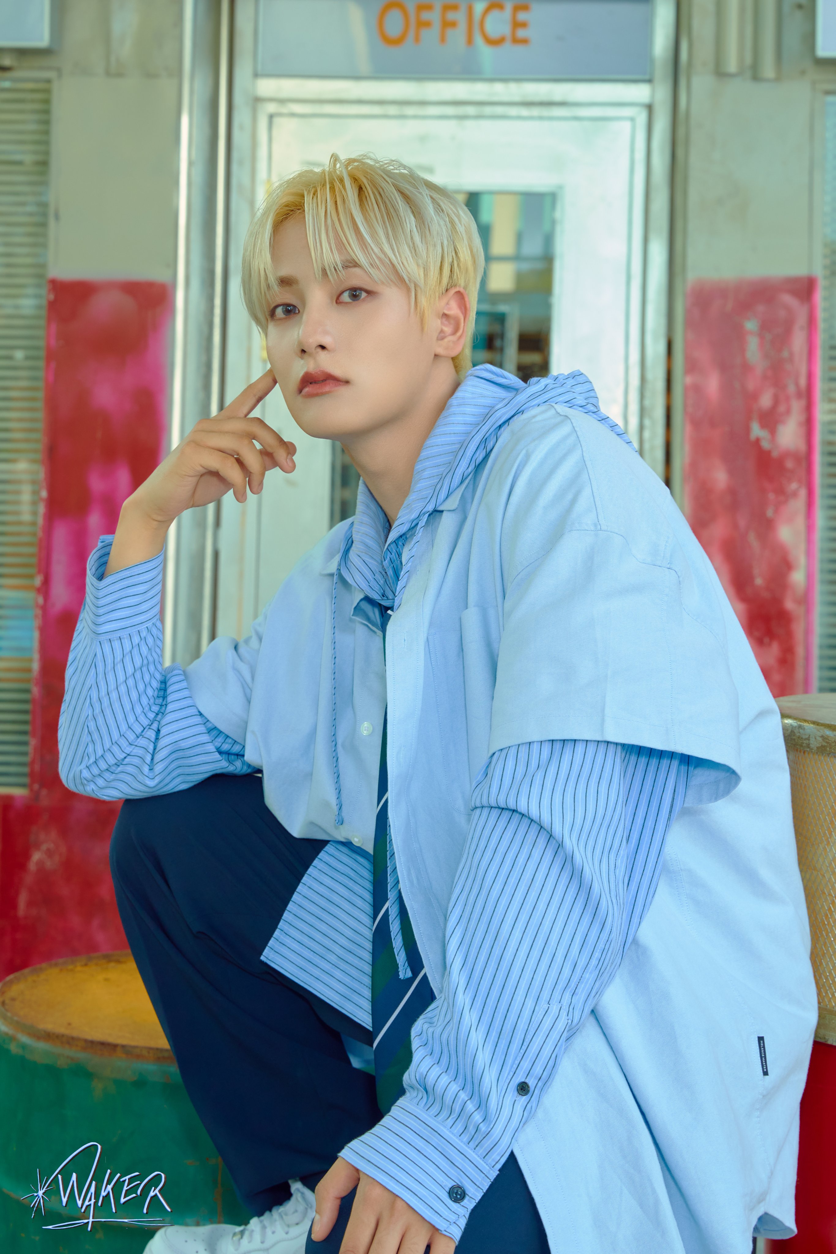데뷔하고 비주얼 떡상한 프듀 시절 박지훈 옆에 있던 연습생...jpg | 인스티즈