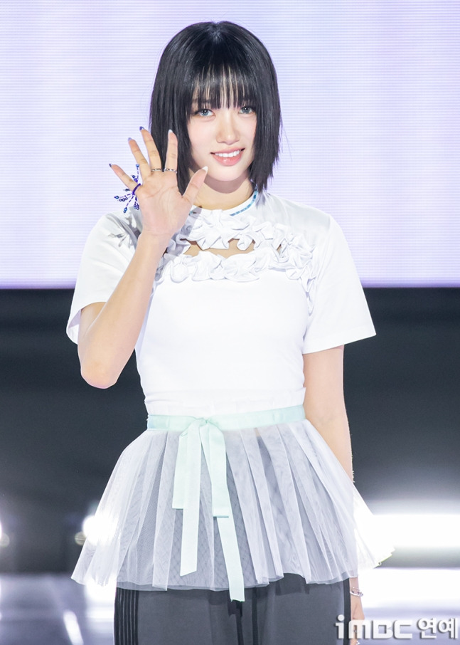 오늘 컴백하는 미야오 쇼케이스 의상.jpg | 인스티즈