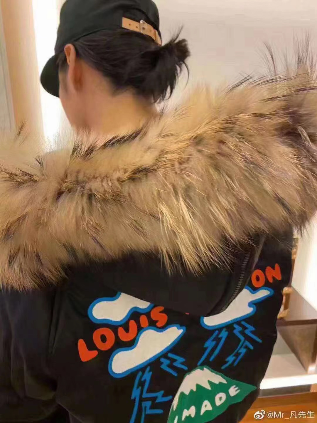  [LOUIS VUITTON x NIGO] 루이비통 X 니고 컬렉션 리미티드 에디션 엠브로이더리 마운틴 에비에이터 블루종 자켓 1A7X00