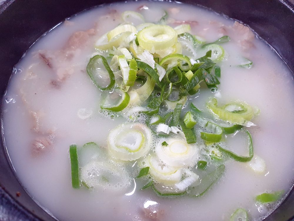  뜨끈한 한뚝배기 하실래요?? 원조 장작불 곰탕 (경기 가평)