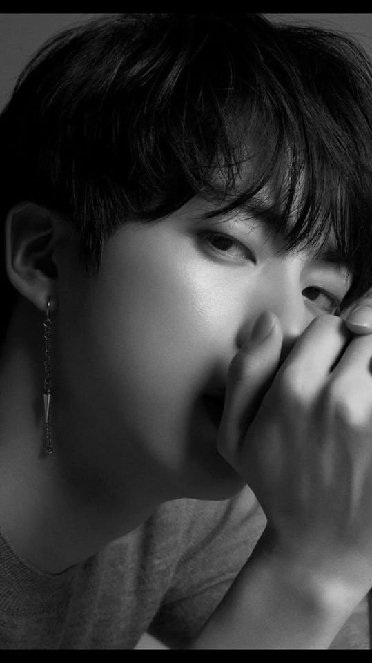  방탄소년단 흑백에 취하다.