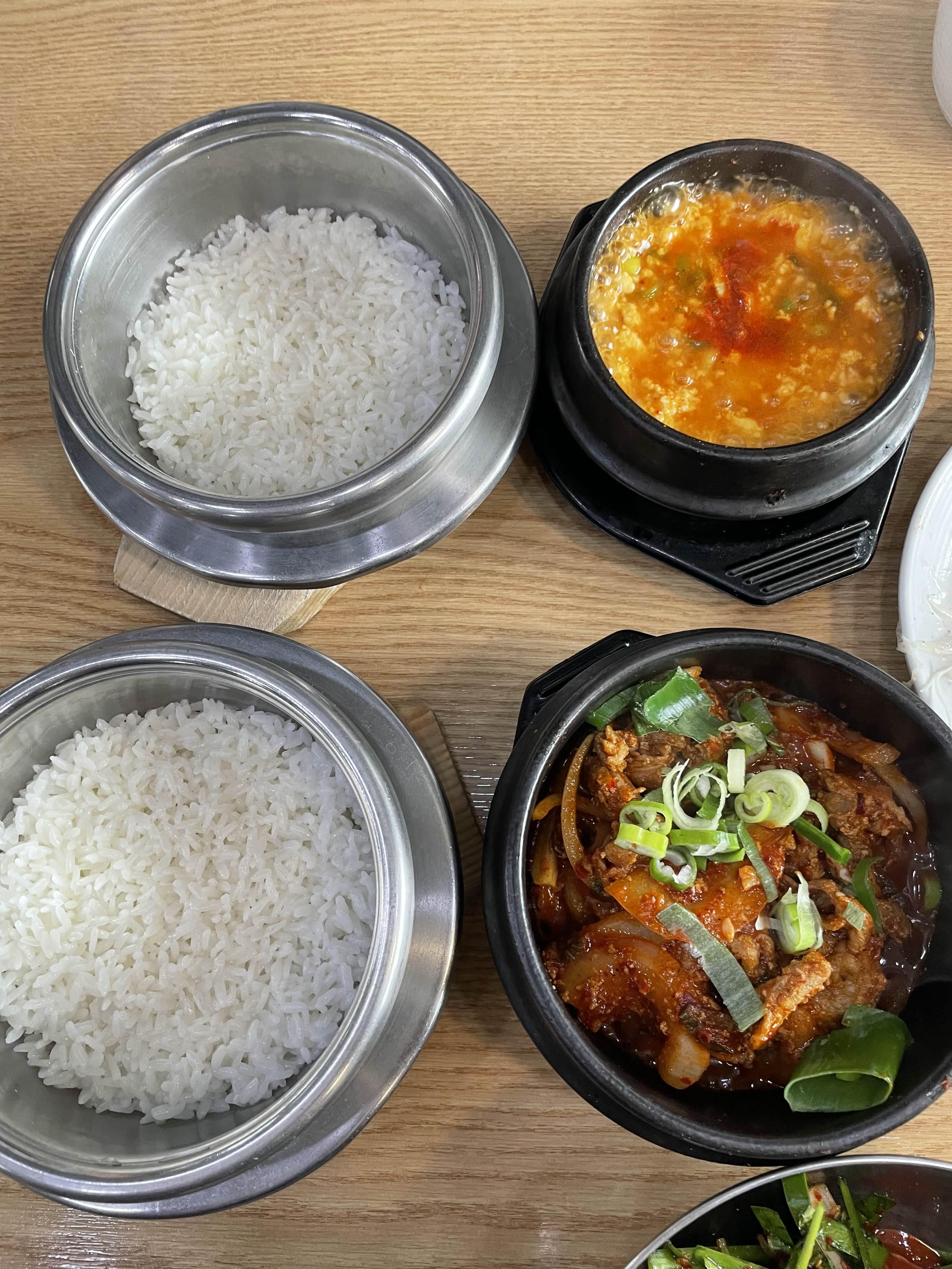  부산 대연동 점심한끼하기 딱 좋은 곳 “거창맷돌순두부”
